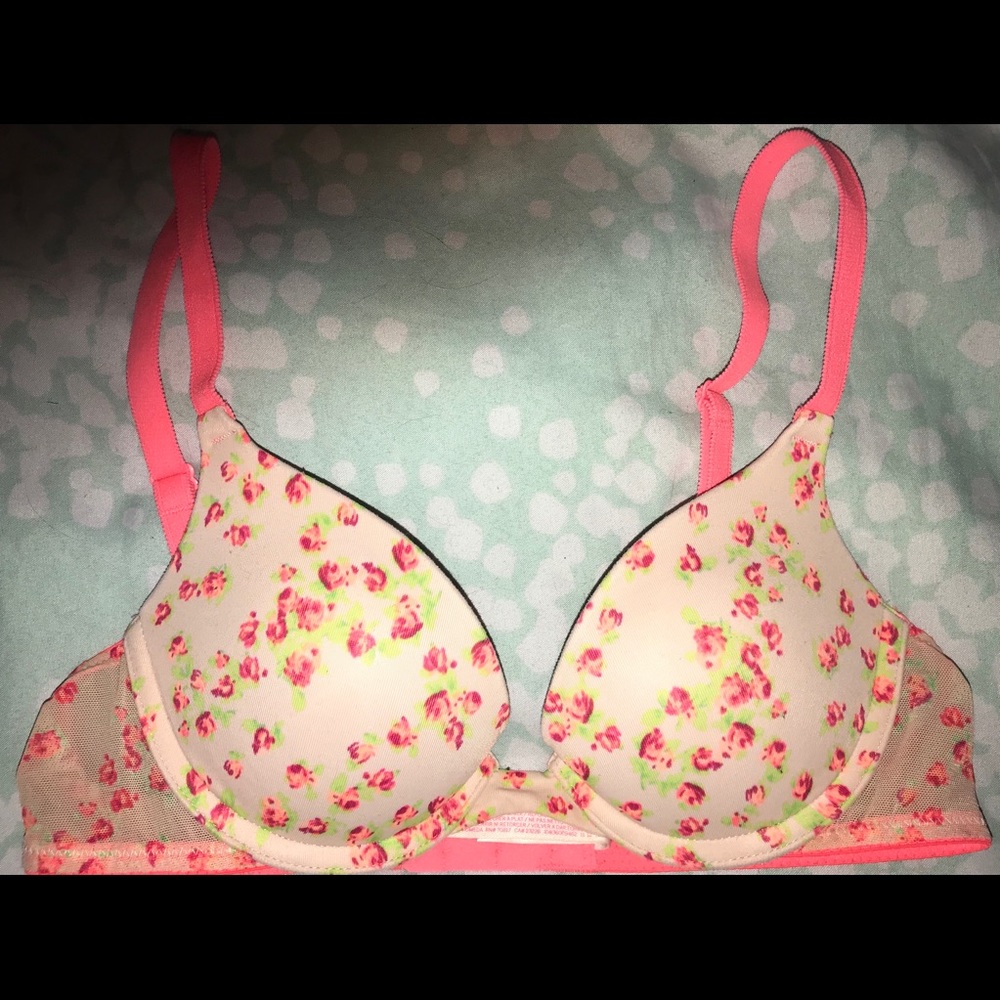 Victoria’s Secret pink bra 32 aa